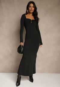 Renee - Czarna Sukienka Koktajlowa z Wiskozą Ozdobiona Metaliczną Aplikacją Refane. Okazja: na randkę, na imprezę. Kolor: czarny. Materiał: wiskoza. Wzór: aplikacja. Sezon: lato. Styl: wizytowy #3