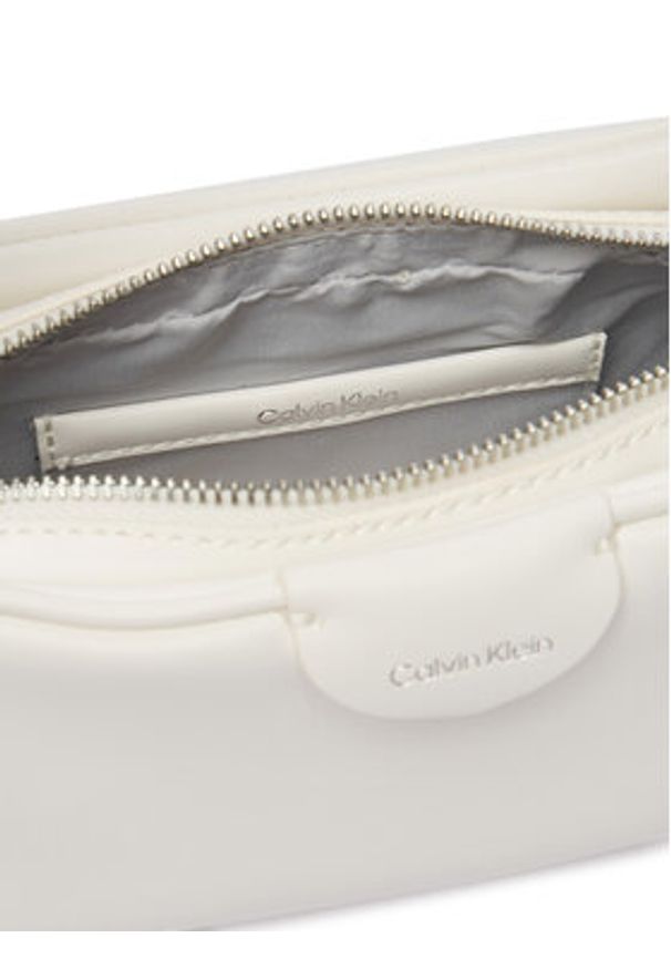 Calvin Klein Torebka Emblem Trio Top Handle Camera Ba LV04F3370G Biały. Kolor: biały. Materiał: skórzane