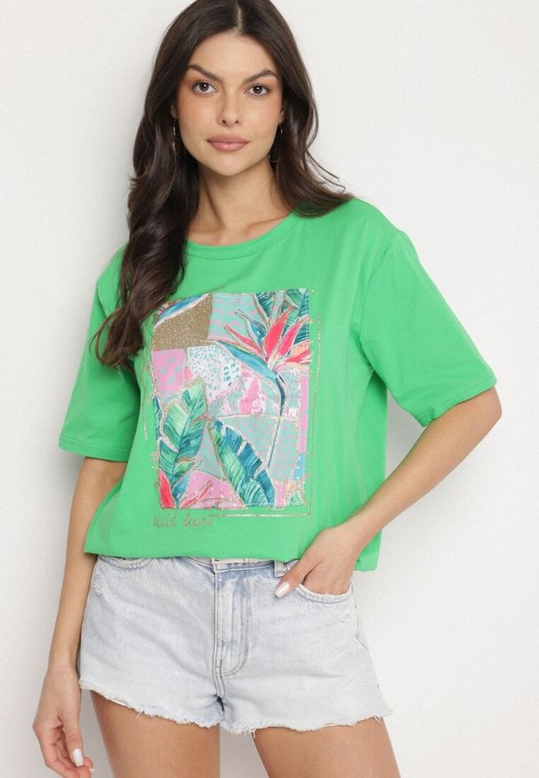 Born2be - Zielony Bawełniany T-shirt z Ozdobnym Nadrukiem Delmari. Okazja: na co dzień, na spacer. Kolor: zielony. Materiał: bawełna. Wzór: nadruk. Styl: klasyczny, casual