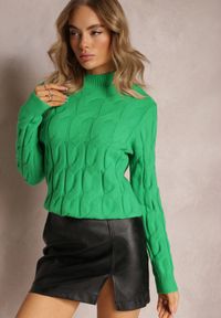 Renee - Zielony Sweter w Warkoczykowy Splot Mikke. Kolor: zielony. Materiał: dzianina, tkanina. Długość rękawa: długi rękaw. Długość: długie. Wzór: ze splotem. Styl: klasyczny #5
