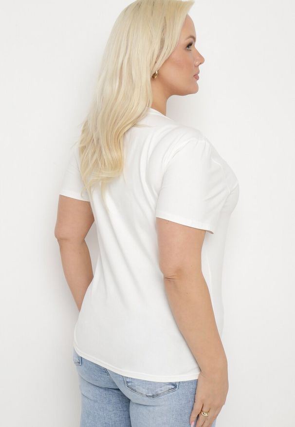 Born2be - Biały Bawełniany T-shirt z Ozdobnym Napisem Floerin. Okazja: na co dzień. Kolor: biały. Materiał: bawełna. Wzór: napisy. Styl: elegancki, casual