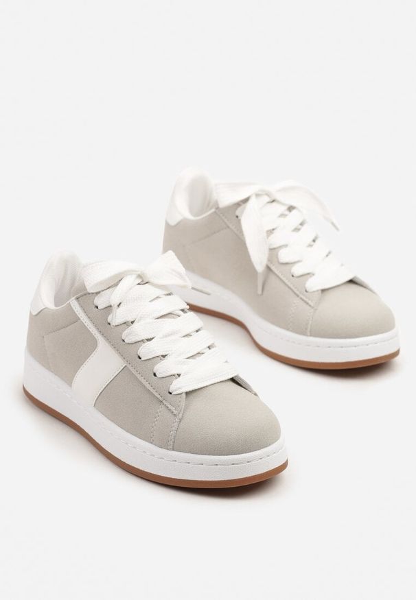 Renee - Szare Sneakersy z Geometrycznym Motywem Taniffia. Okazja: na spacer, na co dzień. Zapięcie: sznurówki. Kolor: szary. Materiał: jeans. Wzór: geometria. Obcas: na płaskiej podeszwie. Sport: turystyka piesza