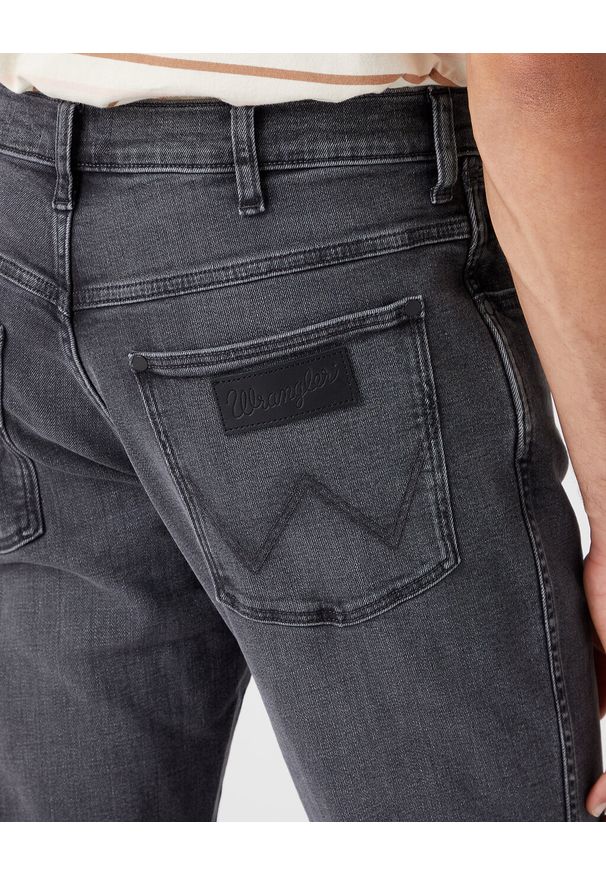 Wrangler - WRANGLER RIVER MĘSKIE SPODNIE JEANSOWE JEANSY DŻINSY BLACKOUT W17T29Z79 112331067