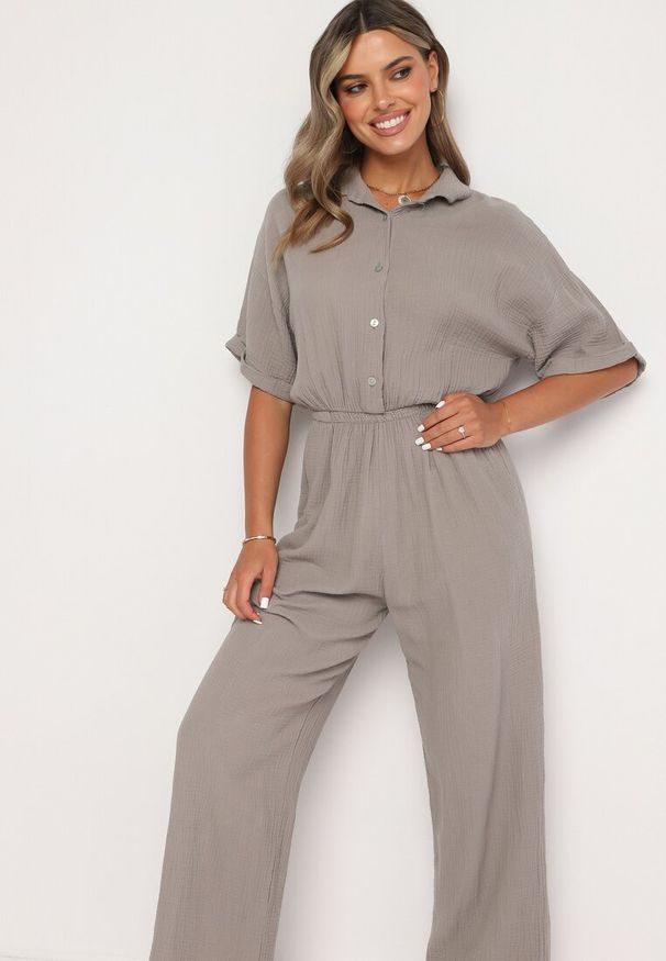Born2be - Ciemnobeżowy Bawełniany Kombinezon z Koszulową Górą i Prostymi Spodniami Namsore. Kolor: beżowy. Materiał: bawełna. Styl: elegancki, klasyczny