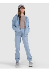 4f - 4F Bluza dresowa rozpinana z kapturem dziewczęca - niebieska 134 (8-9 lat). Okazja: na co dzień. Typ kołnierza: kaptur. Kolor: niebieski. Materiał: dresówka. Wzór: gładki, ze splotem. Sezon: lato. Styl: casual, sportowy #2