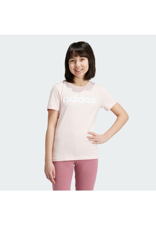 Adidas - Essentials Linear Logo Cotton Slim Fit Tee. Kolor: biały, różowy, wielokolorowy. Sport: joga i pilates