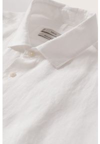 Mango Man koszula Calcuta męska kolor biały regular z kołnierzykiem klasycznym. Typ kołnierza: kołnierzyk klasyczny. Kolor: biały. Materiał: tkanina, włókno. Długość rękawa: długi rękaw. Długość: długie. Wzór: gładki. Styl: klasyczny #10