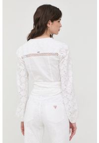 Guess bluzka bawełniana damska kolor biały z aplikacją. Kolor: biały. Materiał: bawełna. Długość rękawa: długi rękaw. Długość: długie. Wzór: aplikacja #5