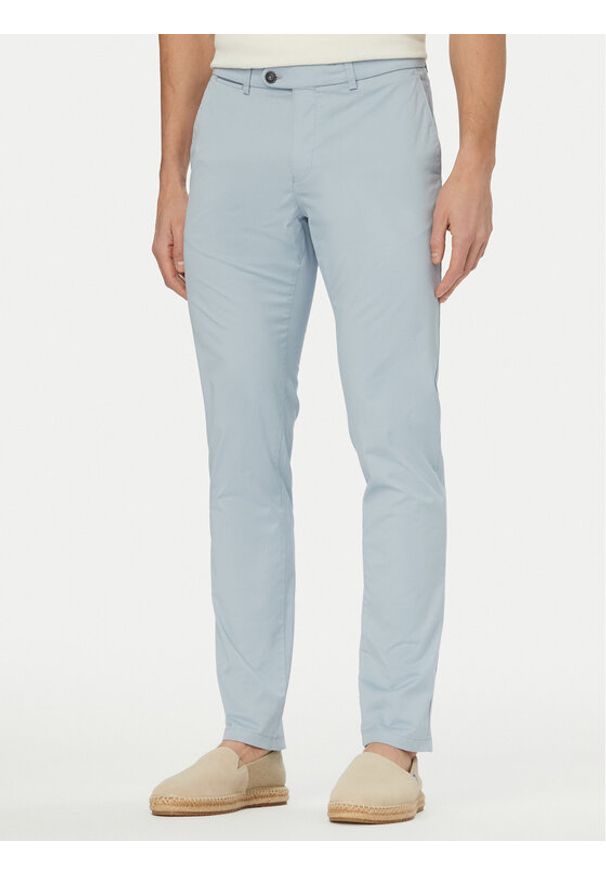 Bugatti Chinosy 4220-16301E Niebieski jasny Regular Fit. Kolor: niebieski. Materiał: bawełna