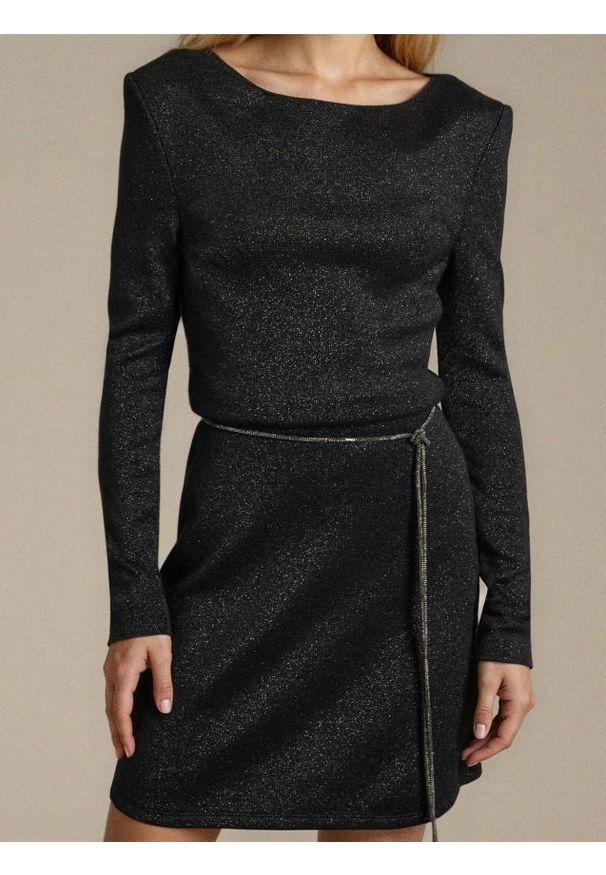 Sinsay - Sukienka z paskiem - czarny. Kolor: czarny