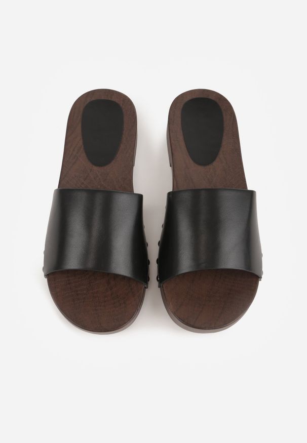 Born2be - Czarne Klapki w Klasycznym Stylu z Nitami Talove. Okazja: na co dzień. Kolor: czarny. Styl: klasyczny