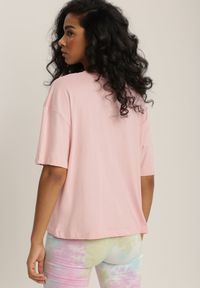 Renee - Jasnoróżowy T-shirt Clathera. Kolor: różowy. Materiał: jeans, bawełna. Długość rękawa: krótki rękaw. Długość: krótkie. Wzór: jednolity, gładki #2