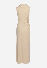Born2be - Beżowa Dopasowana Sukienka Bodycon z Dekoracyjnym Marszczeniem Bez Rękawów Tykena. Okazja: na imprezę. Kolor: beżowy. Długość rękawa: bez rękawów. Typ sukienki: bodycon. Styl: wizytowy #3