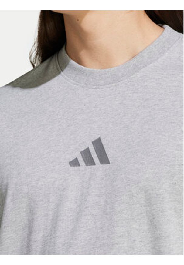 Adidas - adidas T-Shirt ALL SZN IY4138 Szary Loose Fit. Kolor: szary. Materiał: bawełna