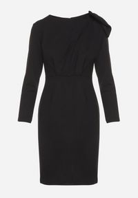 Born2be - Czarna Dopasowana Sukienka Koktajlowa Ozdobiona Kokardą i Rozcięciem na Linnaea. Okazja: na co dzień. Typ kołnierza: kokarda. Kolor: czarny. Wzór: aplikacja. Typ sukienki: dopasowane. Styl: wizytowy #5