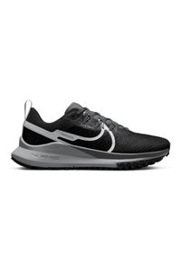 Buty Nike React Pegasus Trail 4 W DJ6159-001 czarne czarne. Okazja: na co dzień. Zapięcie: pasek. Kolor: czarny. Materiał: guma, syntetyk. Szerokość cholewki: normalna. Sport: bieganie
