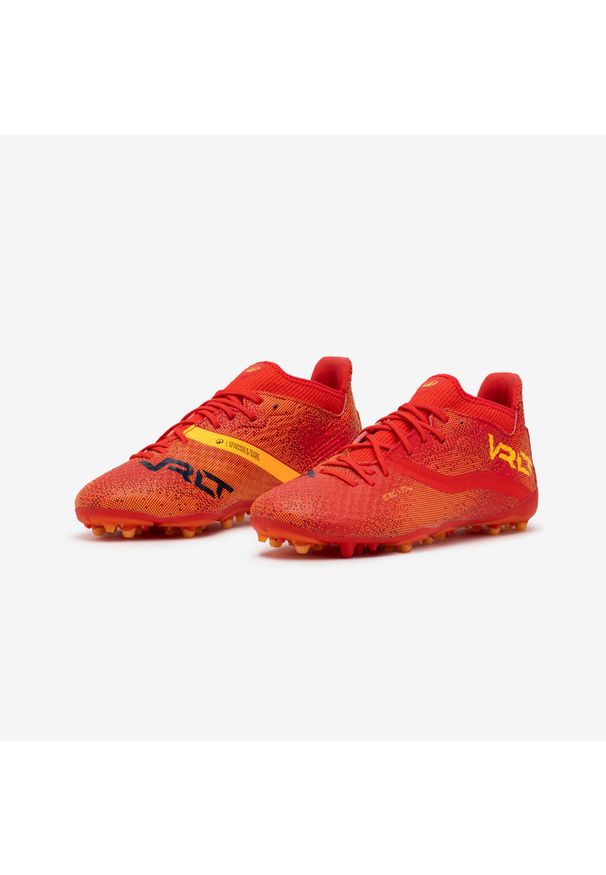 KIPSTA - Buty piłkarskie dla dzieci Kipsta Viralto III MG/AG sznurowane. Kolor: czerwony. Materiał: mesh, syntetyk. Szerokość cholewki: normalna. Sport: piłka nożna