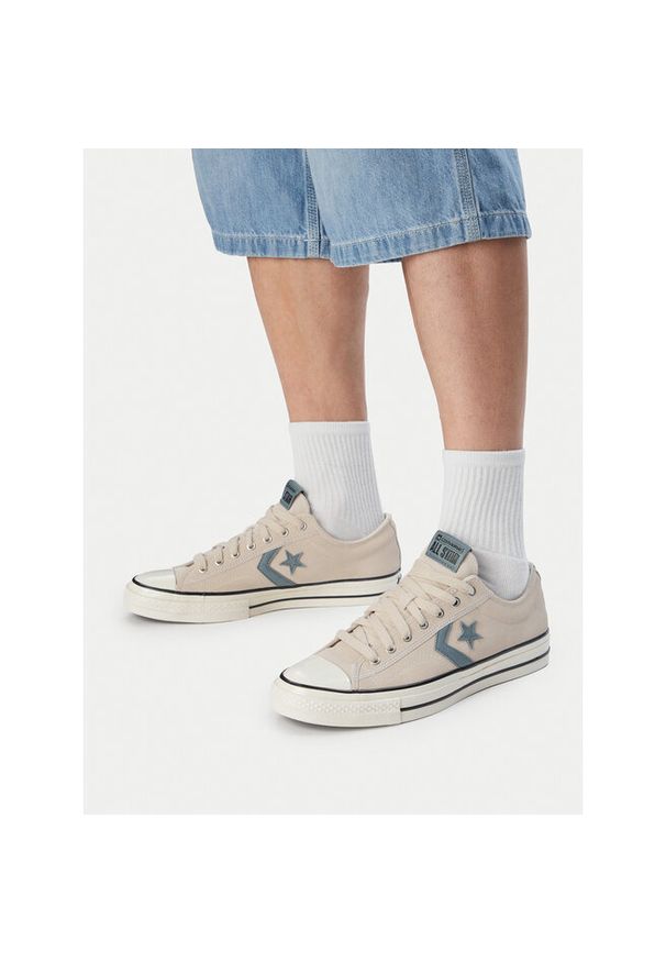 Trampki Converse. Kolor: beżowy