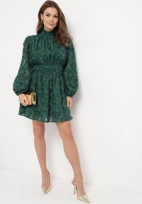 Born2be - Zielona Rozkloszowana Sukienka Koronkowa Mini Alatalo. Kolor: zielony. Materiał: koronka. Długość: mini #2