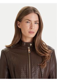 Guess Kurtka z imitacji skóry W6RL52 WL850 Brązowy Regular Fit. Kolor: brązowy. Materiał: skóra #6
