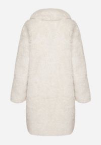 Born2be - Beżowy Płaszcz Futerko o Długim Kroju Otirena. Okazja: na co dzień. Kolor: beżowy. Materiał: futro. Długość: długie. Styl: casual, elegancki #3