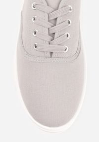 Renee - Szare Klasyczne Sznurowane Tenisówki na Płaskiej Podeszwie Efona. Okazja: na co dzień. Wysokość cholewki: przed kostkę. Zapięcie: sznurówki. Kolor: szary. Materiał: jeans. Wzór: kropki. Obcas: na płaskiej podeszwie. Styl: klasyczny #6