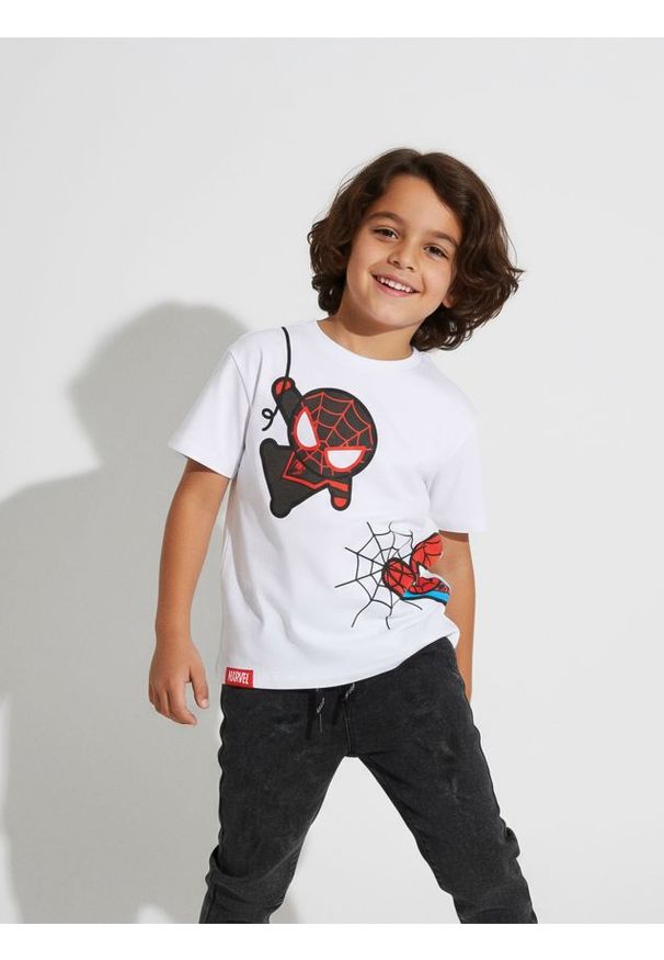 Sinsay - Koszulka Marvel Kawaii Art Collection - biały. Kolor: biały. Wzór: motyw z bajki