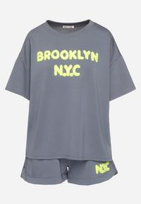 Born2be - Granatowy Komplet Oversize z Wiskozą T-shirt i Szorty z Nadrukiem Liravella. Kolor: niebieski. Materiał: wiskoza. Wzór: nadruk #4