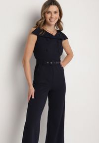 Born2be - Granatowy Kombinezon z Wywijanym Dekoltem w Łódkę i Paskiem z Klamrą Galithiela. Okazja: na co dzień. Kolor: niebieski. Wzór: aplikacja. Styl: elegancki, casual, klasyczny #5