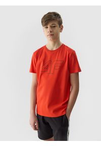 4F JUNIOR - T-shirt z nadrukiem chłopięcy - pomarańczowy. Okazja: na co dzień. Kolor: pomarańczowy. Materiał: bawełna, dzianina, jersey. Długość rękawa: krótki rękaw. Długość: krótkie. Wzór: nadruk. Styl: casual, sportowy