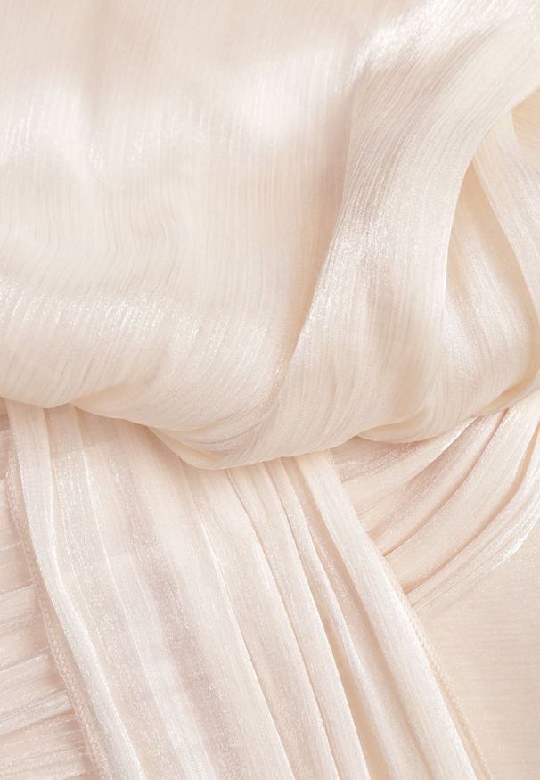 Renee - Jasnobeżowa Rozkloszowana Sukienka Wieczorowa z Szyfonowej Tkaniny Amanna. Kolor: beżowy. Materiał: szyfon, tkanina. Wzór: aplikacja. Typ sukienki: rozkloszowane. Styl: wizytowy