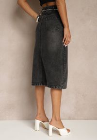 Renee - Czarna Jeansowa Spódnica z Bawełny z Łańcuchem Lilurea. Okazja: na co dzień. Kolor: czarny. Materiał: bawełna, jeans. Styl: klasyczny, elegancki, casual #5