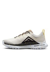 Buty Nike React Pegasus Trail 4 M DJ6158 100 białe. Zapięcie: pasek. Kolor: biały. Szerokość cholewki: normalna. Sport: bieganie #3