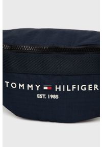 TOMMY HILFIGER - Tommy Hilfiger Nerka kolor granatowy. Kolor: niebieski. Materiał: poliester. Wzór: aplikacja