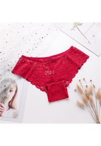 Intica - Koronkowe majtki brazylijskie z kokardką Boksoon. Kolor: czerwony. Materiał: koronka. Wzór: koronka