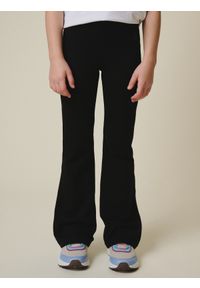 4f - 4F Legginsy dzianinowe z rozszerzanymi nogawkami dziewczęce - czarne 146/152 (10-12 lat). Okazja: na co dzień. Stan: obniżony. Kolor: czarny. Materiał: dzianina. Sezon: lato. Styl: casual #2