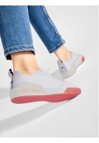 TOMMY HILFIGER - Tommy Hilfiger Sneakersy Elevated Feminine Sneaker FW0FW06325 Biały. Kolor: biały. Materiał: materiał #3