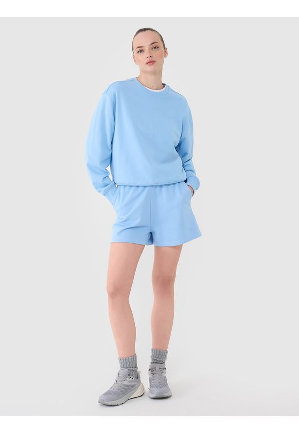 4f - 4F Bluza dresowa nierozpinana bez kaptura damska - niebieska XS. Okazja: na co dzień. Typ kołnierza: bez kaptura. Kolor: niebieski. Materiał: dresówka. Wzór: gładki, ze splotem. Styl: casual, sportowy