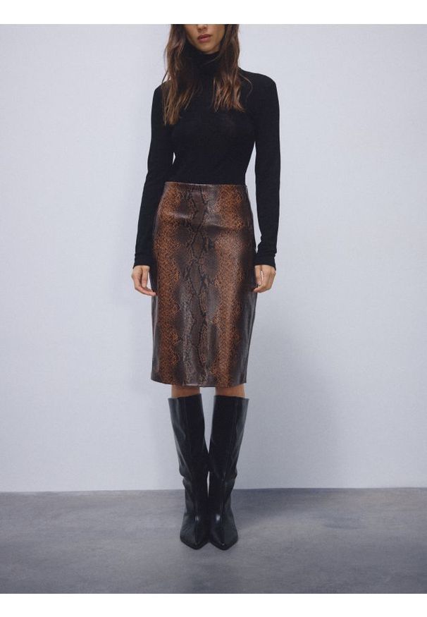 Reserved - Spódnica ze zwierzęcym wzorem - wielobarwny. Materiał: skóra. Wzór: motyw zwierzęcy