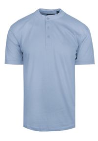 Męski T-Shirt na Stójce - Brave Soul - Niebieski. Okazja: na co dzień. Typ kołnierza: kołnierzyk stójkowy. Kolor: niebieski. Materiał: bawełna. Sezon: wiosna, lato. Styl: casual