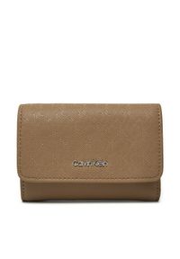 Calvin Klein Mały Portfel Damski Ck Must Small Trifold_Mono K60K612829 Beżowy. Kolor: beżowy. Materiał: skóra