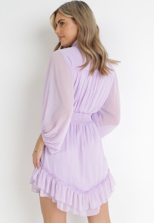 Born2be - Fioletowa Taliowana Sukienka Mini z Rękawami 3/4 i Falbanką Serafilla. Kolor: fioletowy. Materiał: tkanina. Sezon: wiosna, lato. Długość: mini