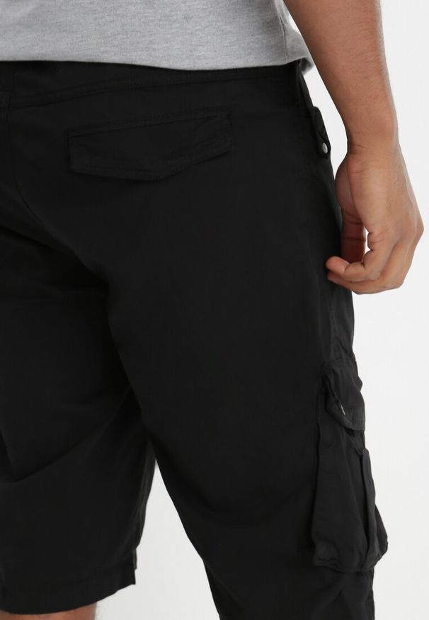 Born2be - Czarne Szorty Noriloe. Kolor: czarny. Materiał: bawełna. Wzór: gładki, jednolity. Sezon: wiosna, lato