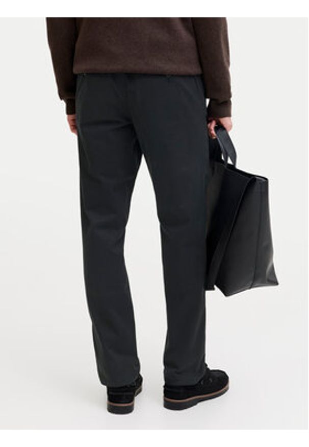 Jack & Jones Chinosy Stollie 12292970 Czarny Regular Fit. Kolor: czarny. Materiał: bawełna