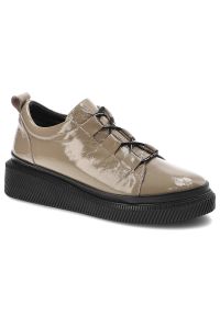 Beżowe Sneakersy Ravini Wygodne Buty Damskie. Okazja: na uczelnię. Zapięcie: sznurówki. Kolor: beżowy. Materiał: lakier, skóra. Szerokość cholewki: normalna. Obcas: na platformie