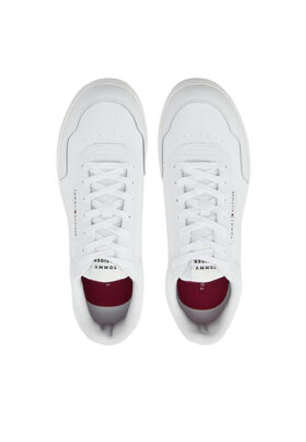 TOMMY HILFIGER - Tommy Hilfiger Sneakersy Th Basket Core Lth Pinperf FM0FM05466 Biały. Kolor: biały. Materiał: skóra