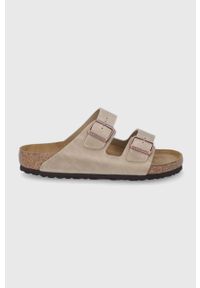 Birkenstock klapki skórzane Arizona SFB 552811 męskie kolor beżowy. Kolor: beżowy. Materiał: skóra. Wzór: gładki. Obcas: na obcasie. Wysokość obcasa: niski #1