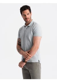 Ombre Clothing - Męska koszulka polo jednokolorowa BASIC z dzianiny pique - szara V20. Okazja: na co dzień. Typ kołnierza: polo. Kolor: szary. Materiał: dzianina. Wzór: haft, aplikacja, jednolity. Styl: sportowy, wizytowy, casual #5