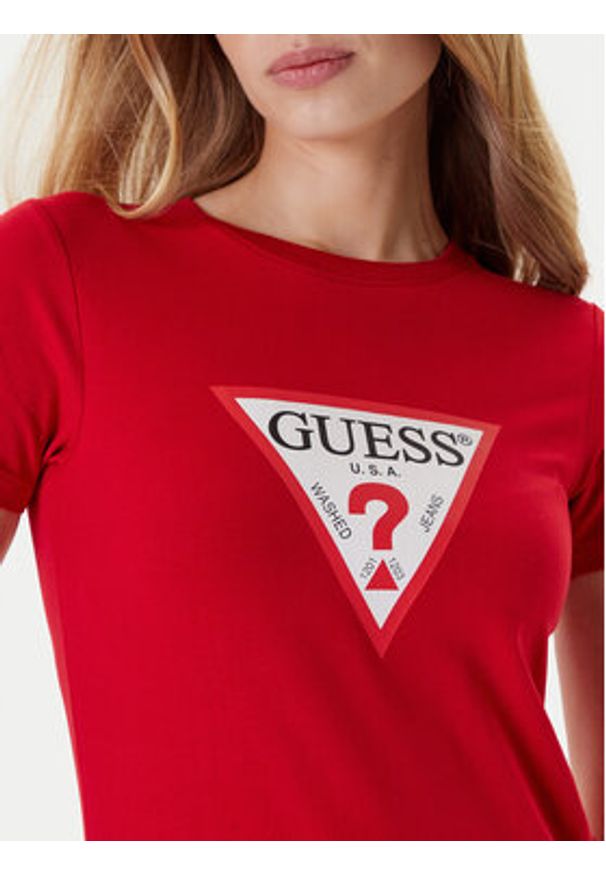 Guess Jeans T-Shirt W4YI04 J1314 Czerwony Slim Fit. Kolor: czerwony. Materiał: bawełna