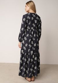 Born2be - Niebieska Rozkloszowana Sukienka z Wiskozy z Dekoltem na Guziki Watesa. Okazja: na co dzień. Kolor: niebieski. Materiał: wiskoza. Typ sukienki: rozkloszowane, proste. Styl: boho, casual #5